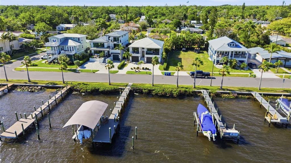 Image 44 of property listing at 1912 RIVERSIDE DRIVE E, Bradenton, FL 34208
