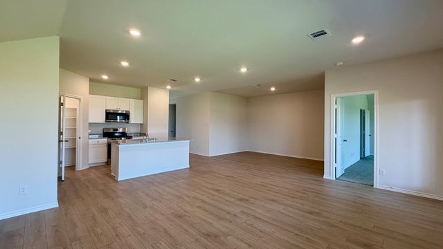 204 Van Horn Drive, Terrell, TX 75160