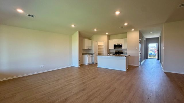 204 Van Horn Drive, Terrell, TX 75160