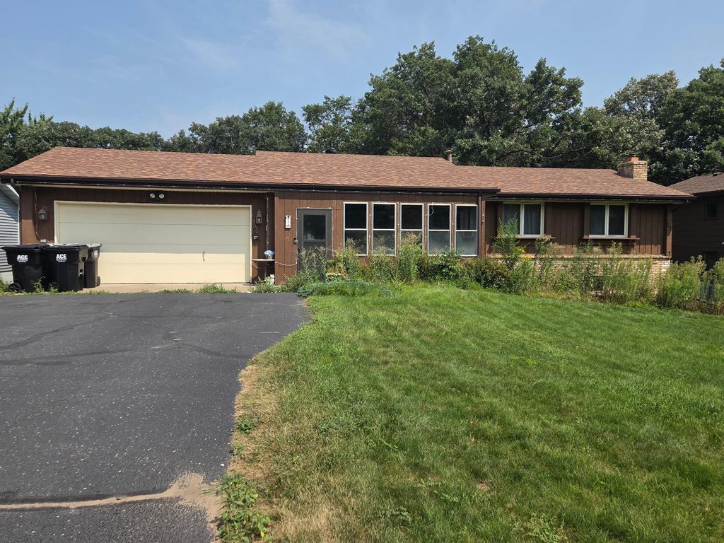 31 98th Lane NW, Coon Rapids, MN 55448