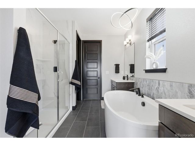 21412 E 61st Dr, Aurora, CO 80019