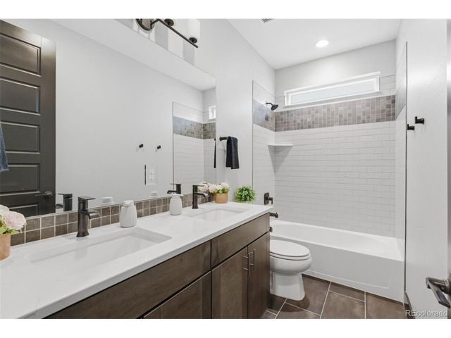 21412 E 61st Dr, Aurora, CO 80019