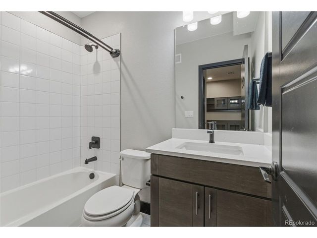 21412 E 61st Dr, Aurora, CO 80019