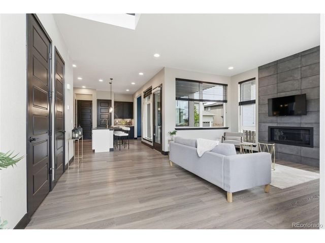 21412 E 61st Dr, Aurora, CO 80019