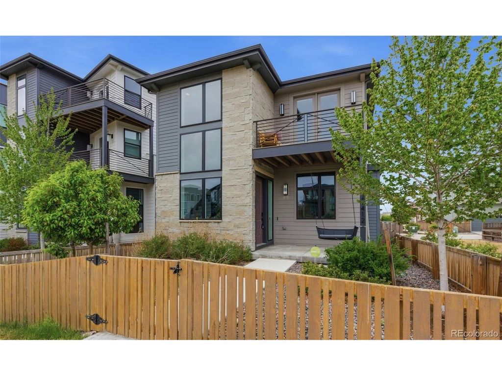 21412 E 61st Dr, Aurora, CO 80019