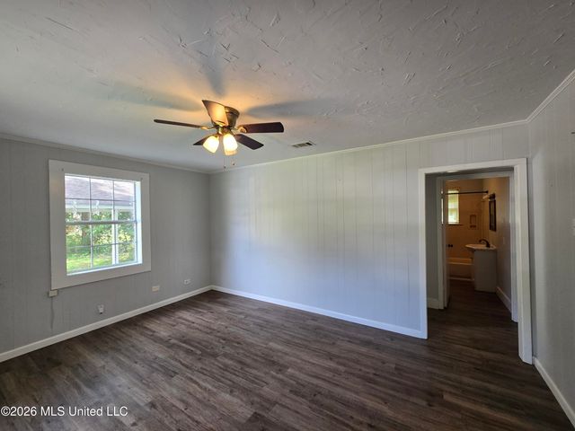2208 Glendale Avenue, Hattiesburg, MS 39401