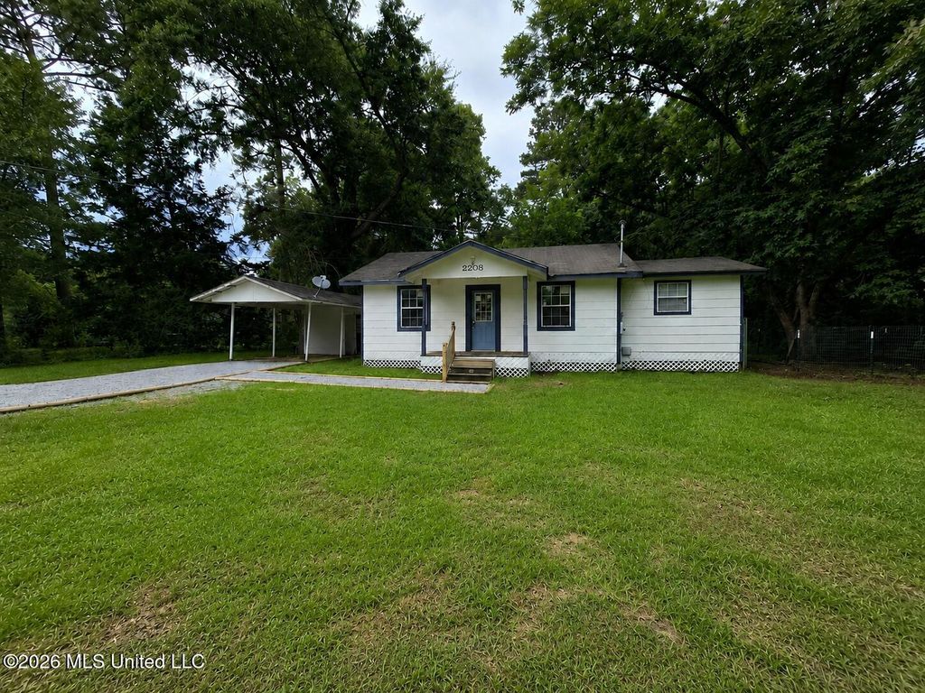 2208 Glendale Avenue, Hattiesburg, MS 39401