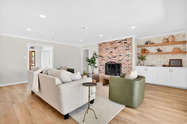 4316 Winding Way, Benbrook, TX 76126