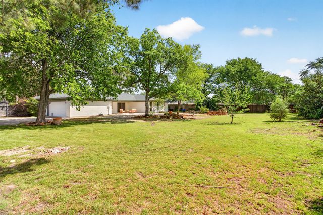 4316 Winding Way, Benbrook, TX 76126