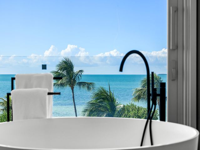 236 Costa Bravo Drive, Lower Matecumbe, FL 33036