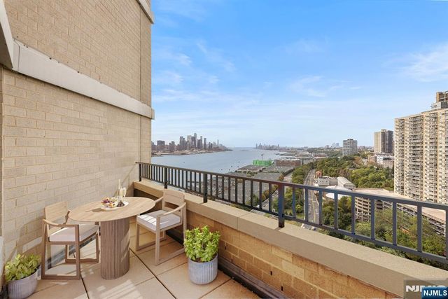 7002 Boulevard East 32F, Guttenberg, NJ 07093