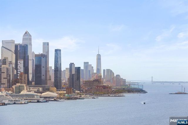 7002 Boulevard East 32F, Guttenberg, NJ 07093