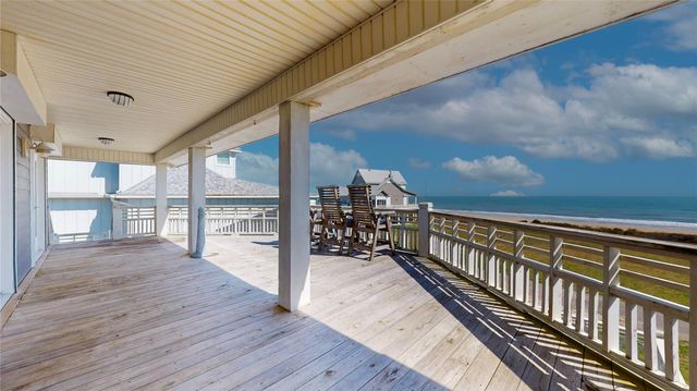 3433 Sand Castle Lane, Crystal Beach, TX 77650