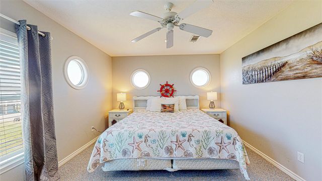 3433 Sand Castle Lane, Crystal Beach, TX 77650