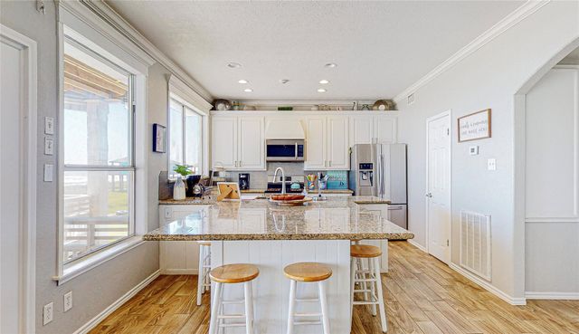 3433 Sand Castle Lane, Crystal Beach, TX 77650