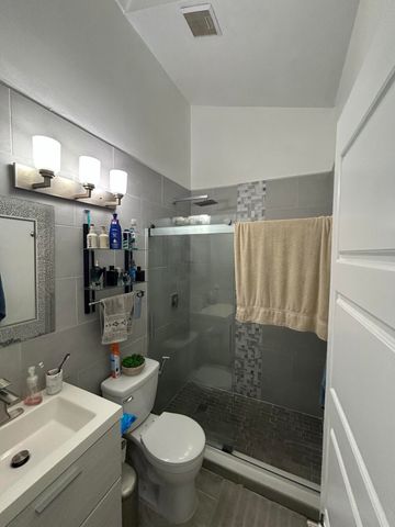 1927 Players Place, North Lauderdale, FL 33068