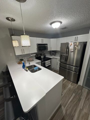 1927 Players Place, North Lauderdale, FL 33068