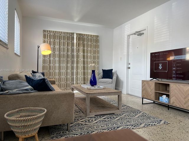 1736 SW 3rd St 1, Miami, FL 33135