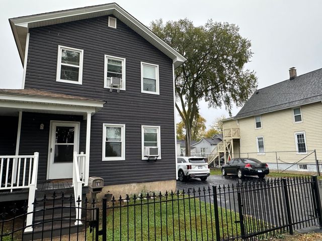 728 Kane Street Apt-B, Aurora, IL 60505