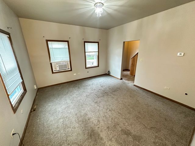 728 Kane Street Apt-B, Aurora, IL 60505