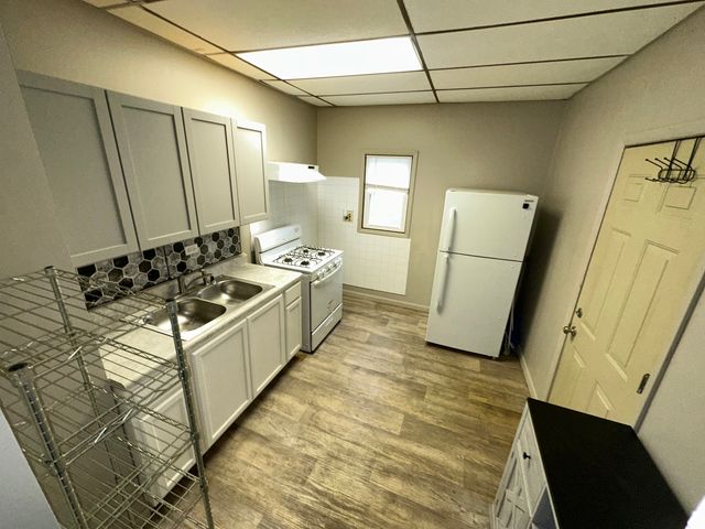 728 Kane Street Apt-B, Aurora, IL 60505