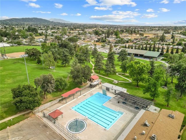 12319 Parkside Cir, Yucaipa, CA 92399