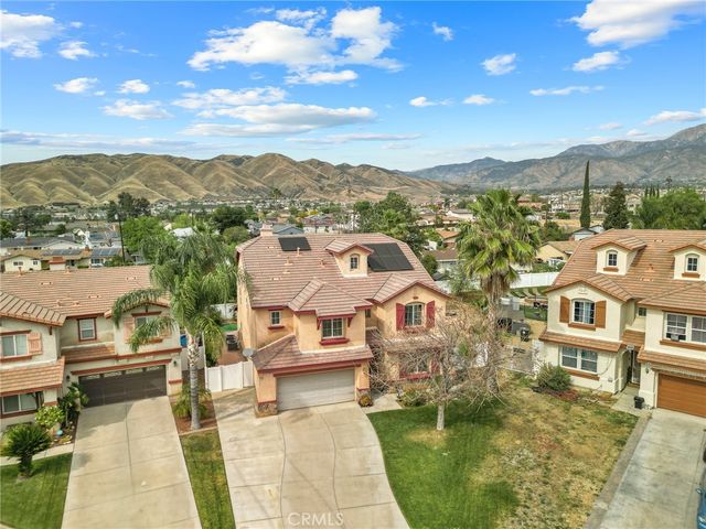 12319 Parkside Cir, Yucaipa, CA 92399