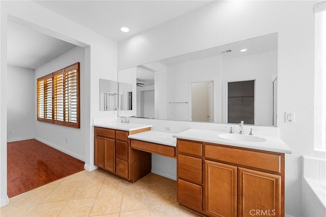 12319 Parkside Cir, Yucaipa, CA 92399