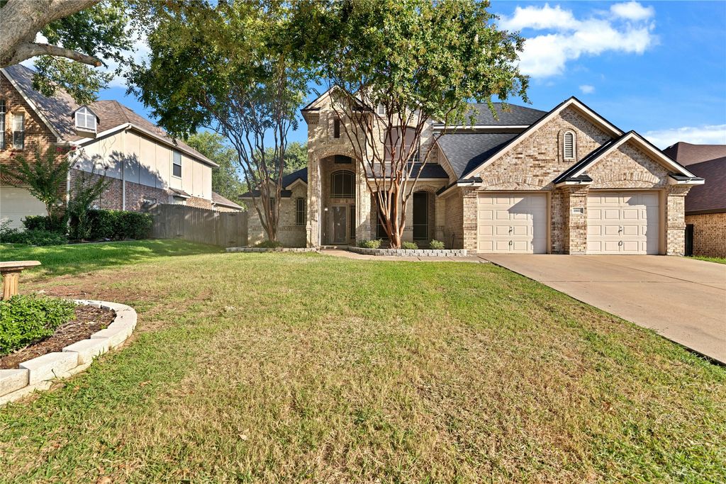 1805 Kris Street, Mansfield, TX 76063