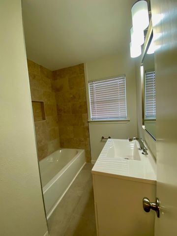 3118 Castlewood Street, Houston, TX 77025