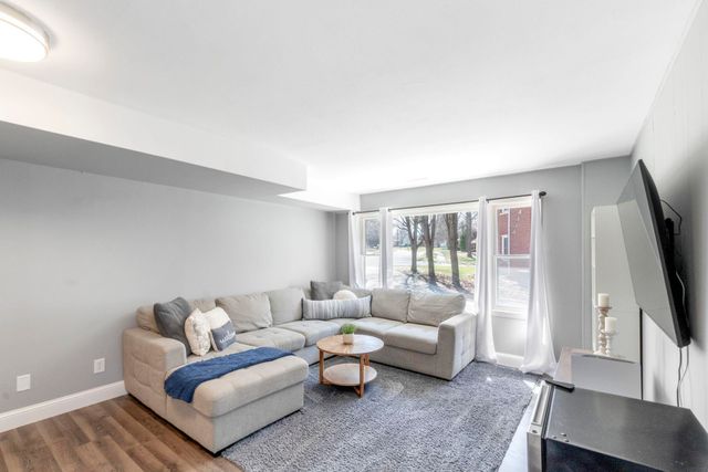 511 Columbia Circle, Waterloo, IA 50701