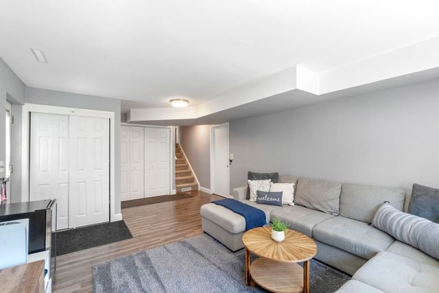 511 Columbia Circle, Waterloo, IA 50701