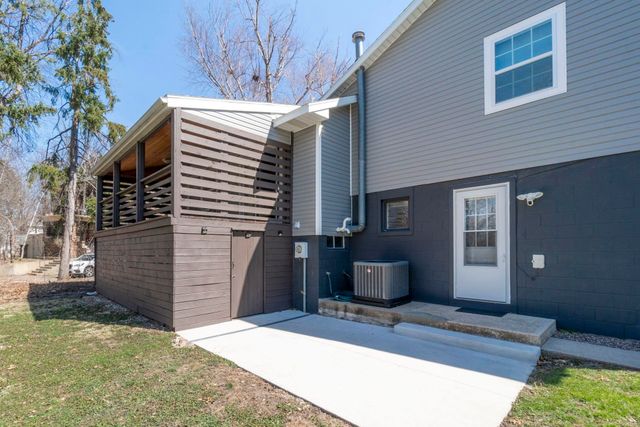 511 Columbia Circle, Waterloo, IA 50701