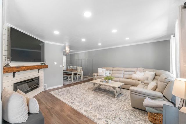 511 Columbia Circle, Waterloo, IA 50701