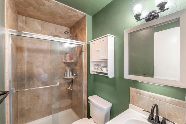 511 Columbia Circle, Waterloo, IA 50701