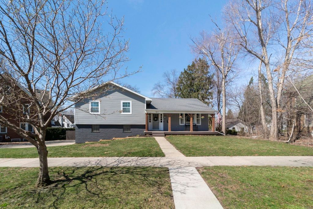 511 Columbia Circle, Waterloo, IA 50701
