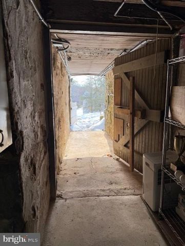 51 SCOTT RD, Glen Mills, PA 19342