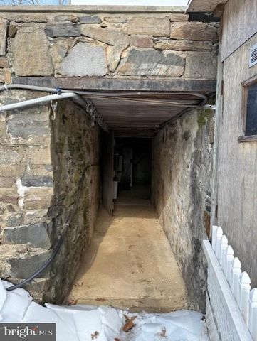 51 SCOTT RD, Glen Mills, PA 19342