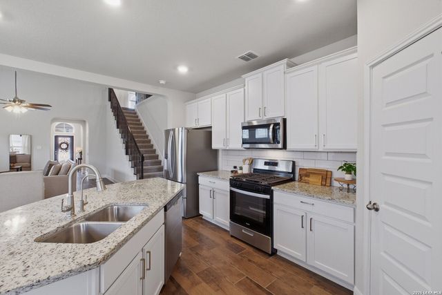 8439 Knapp Rise, San Antonio, TX 78254