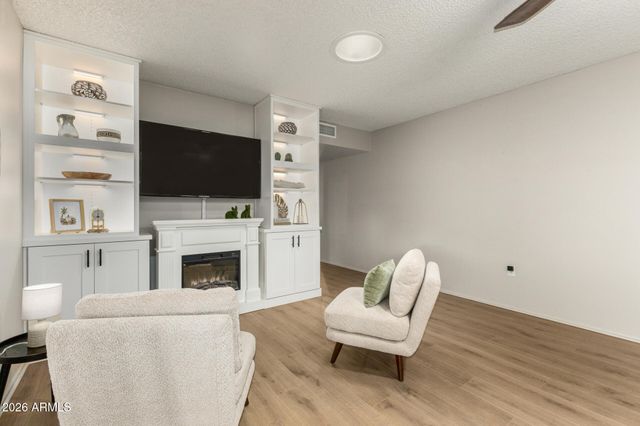 9933 W MOUNTAIN VIEW Road, Sun City, AZ 85351