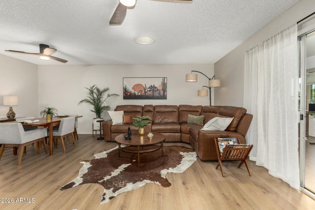 9933 W MOUNTAIN VIEW Road, Sun City, AZ 85351