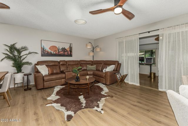 9933 W MOUNTAIN VIEW Road, Sun City, AZ 85351