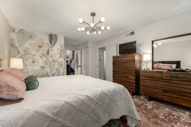 9933 W MOUNTAIN VIEW Road, Sun City, AZ 85351