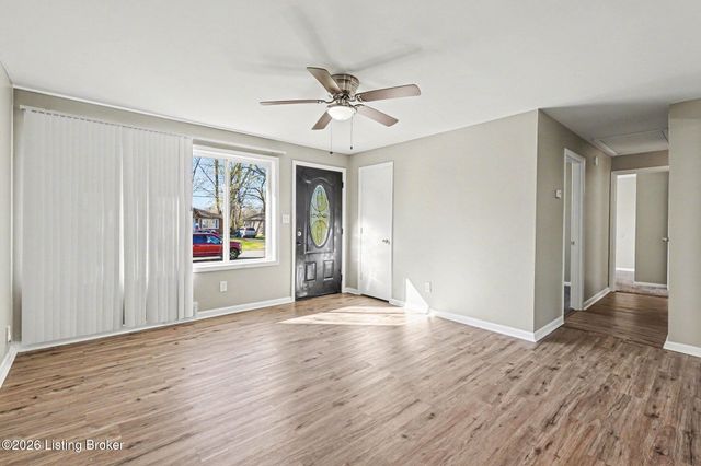 6325 Krause Ave, Louisville, KY 40216