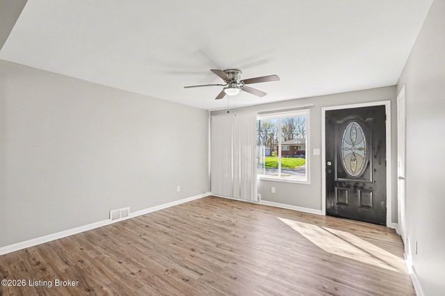 6325 Krause Ave, Louisville, KY 40216