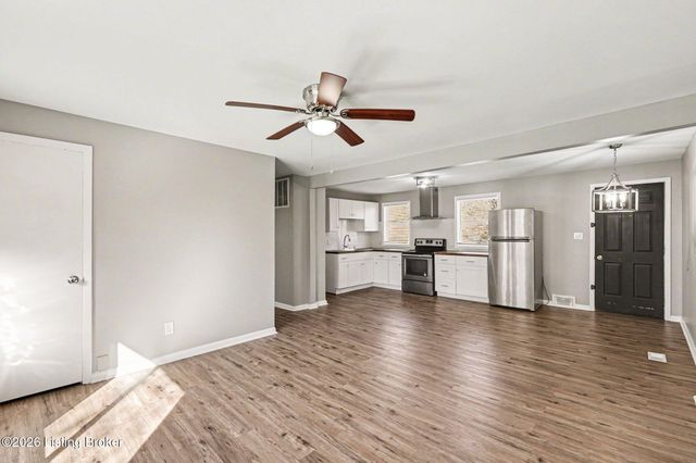 6325 Krause Ave, Louisville, KY 40216