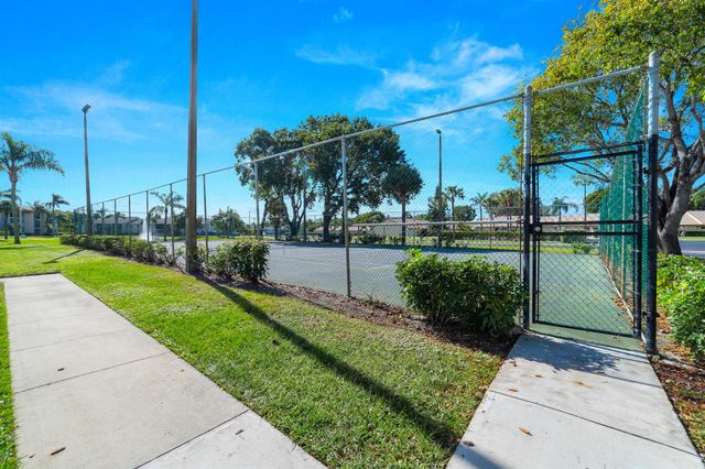 1108 Green Pine Boulevard H3, West Palm Beach, FL 33409