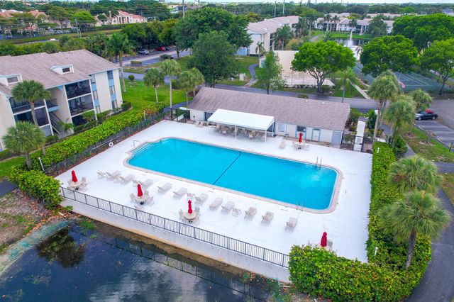 1108 Green Pine Boulevard H3, West Palm Beach, FL 33409