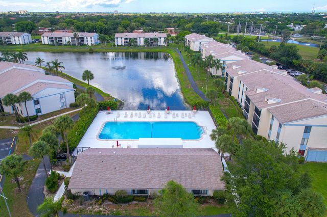 1108 Green Pine Boulevard H3, West Palm Beach, FL 33409