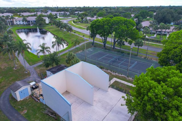 1108 Green Pine Boulevard H3, West Palm Beach, FL 33409